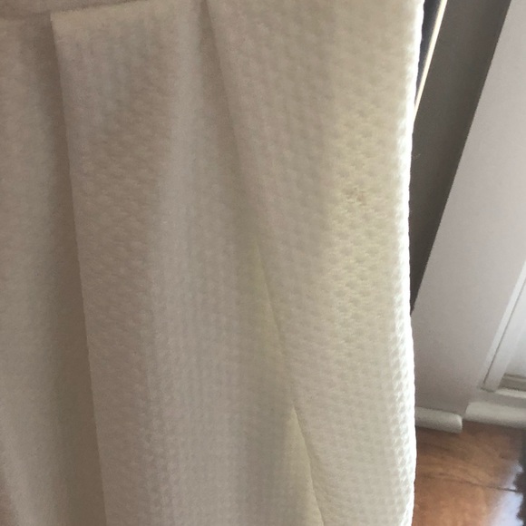 ☘️$5 White Medium Dress - Picture 4 of 6